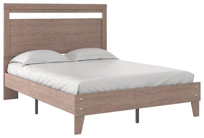 Flannia Queen Panel Bed image