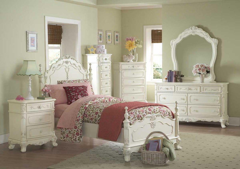 Cinderella Queen Poster Bed in Antique White